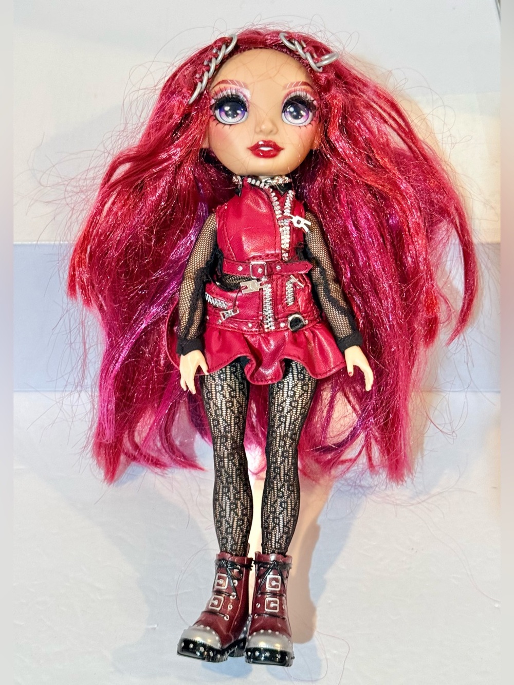 Rainbow High Mila Berrymore Fashion Doll Burgundy Red Series 4 ⭐️Pre-Used Good⭐️